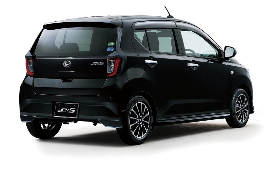  Daihatsu Mira e:S 2017 года  (фото 6 из 19)